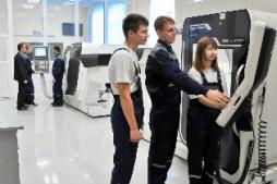 Участок станков с ЧПУ.

  Участок станков с ЧПУ оснащен современными токарным станком CTX 310 Ecoline  и фрезерным станком DMU 50 Ecoline, Прибором для настройки инструмента.